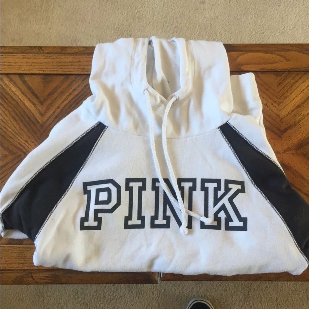 Medium Pink brand Sweatshirt